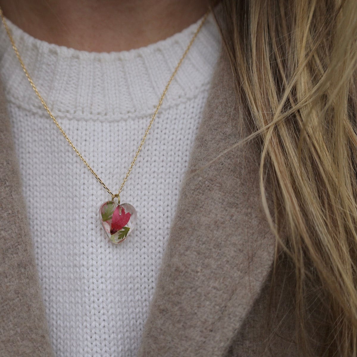 NKL-GPL Botanical Mini Heart Necklace - Chrysanthemum November Birthday Month