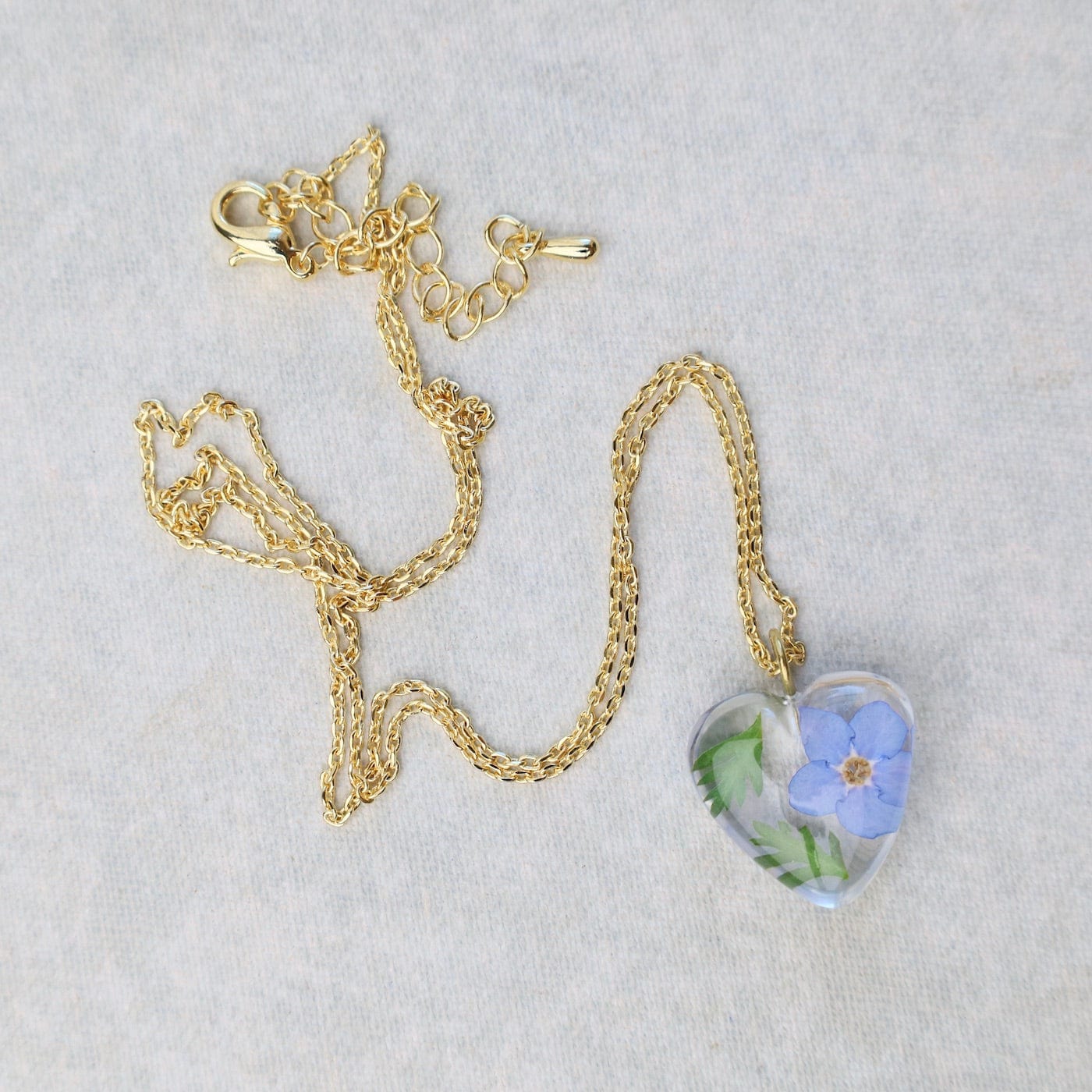 Load image into Gallery viewer, NKL-GPL Botanical Mini Heart Necklace - Forget Me Not September Birthday Month

