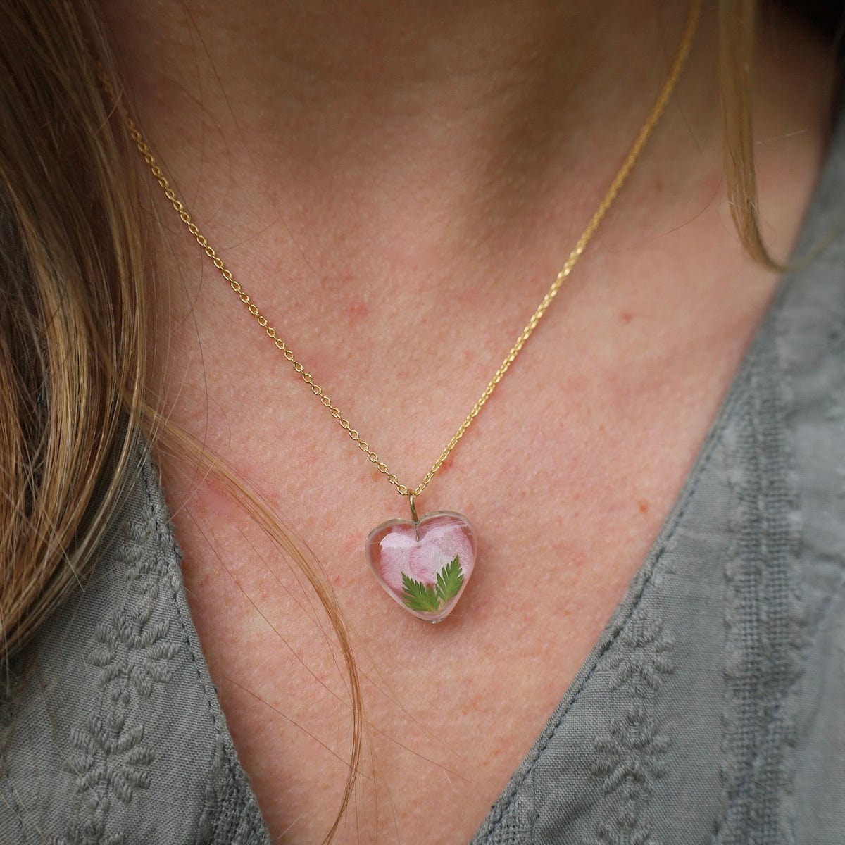 NKL-GPL Botanical Mini Heart Necklace - June Rose Birthday Month