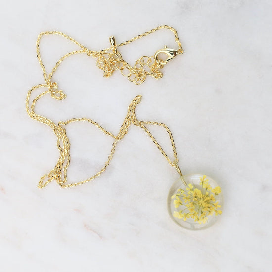 Load image into Gallery viewer, NKL-GPL Botanical Small Full Moon Yellow Flower Necklace
