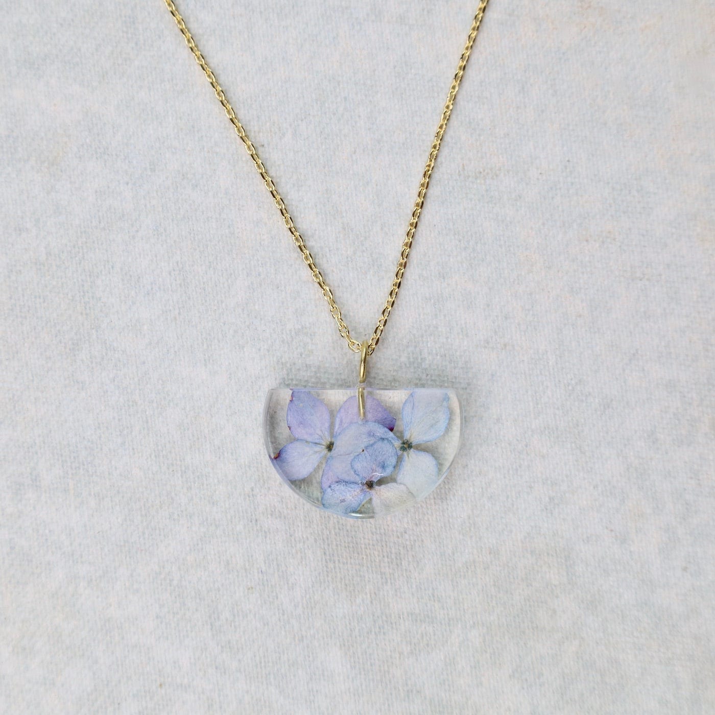 NKL-GPL Botanical Small Half Moon Hydrangea Necklace