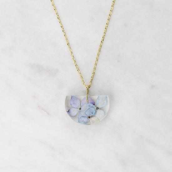 NKL-GPL Botanical Small Half Moon Hydrangea Necklace