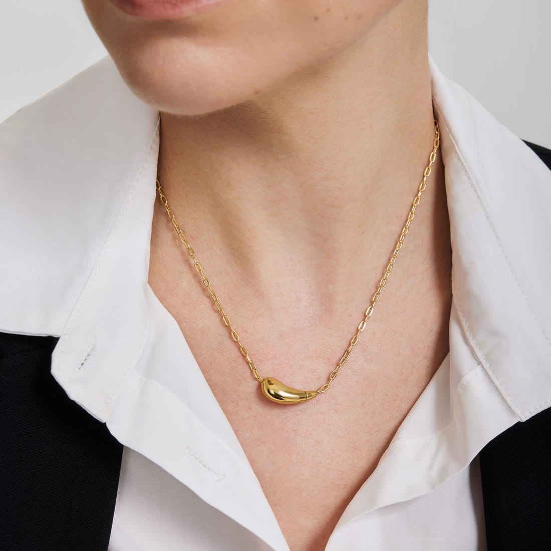 NKL-GPL Gold Curved Teardrop Necklace