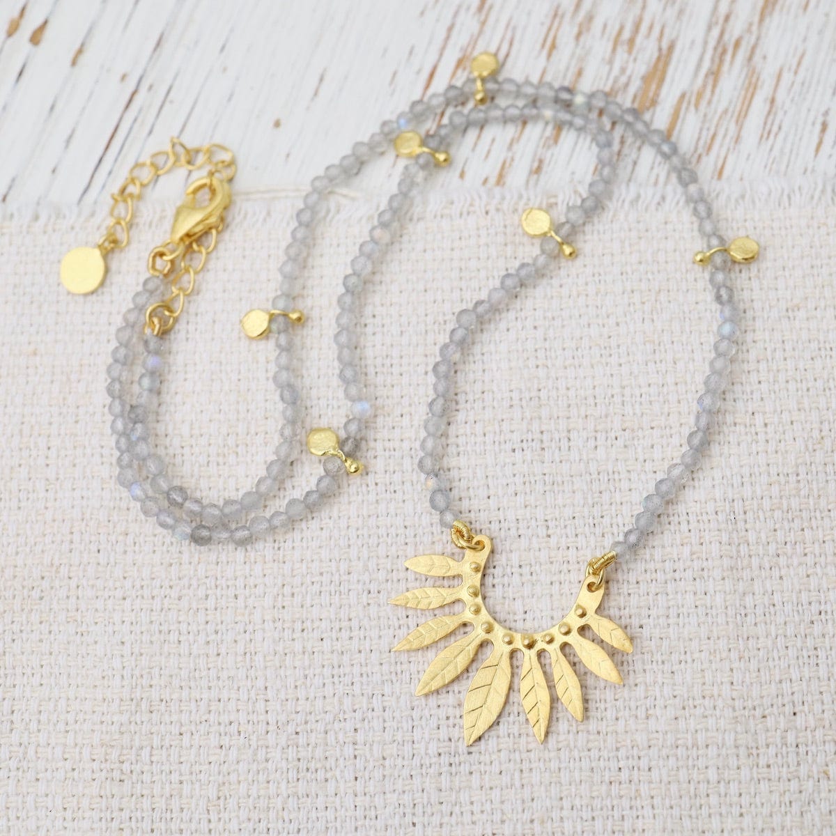 NKL-GPL Labradorite & Gold Fan of Textured Leaves Necklace