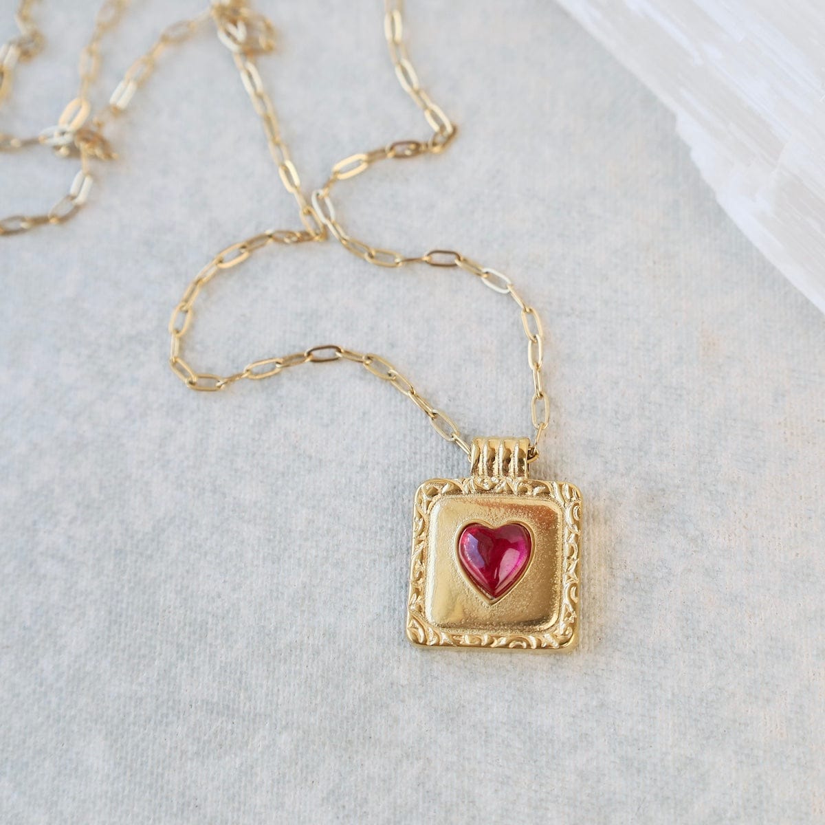 NKL-GPL MIRA // The Heart medallion Necklace - 18k gold pl