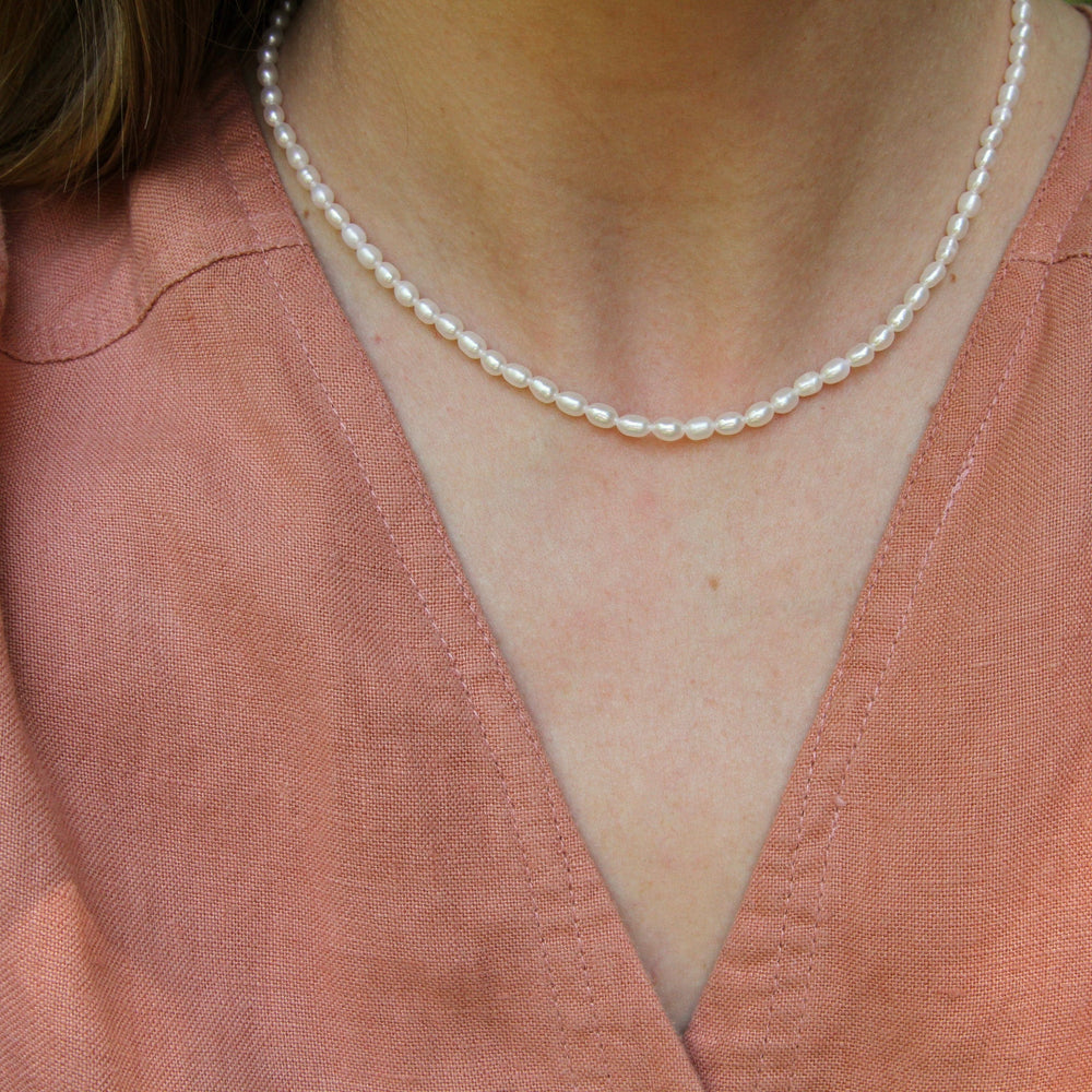 
                  
                    NKL-GPL Mother of Pearl Flora Pearl Necklace
                  
                