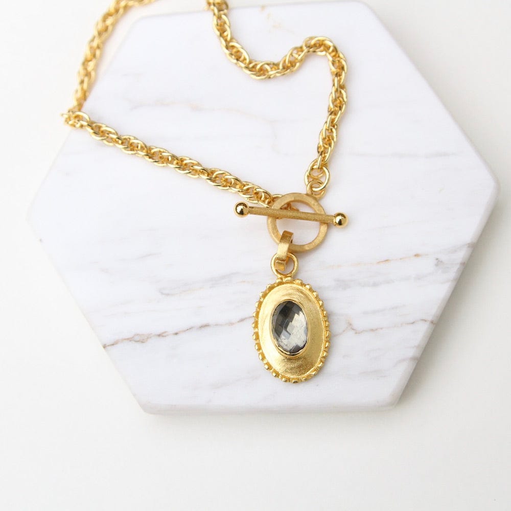 NKL-GPL Oval Pendant with Pyrite on Front Toggle Chain Necklace