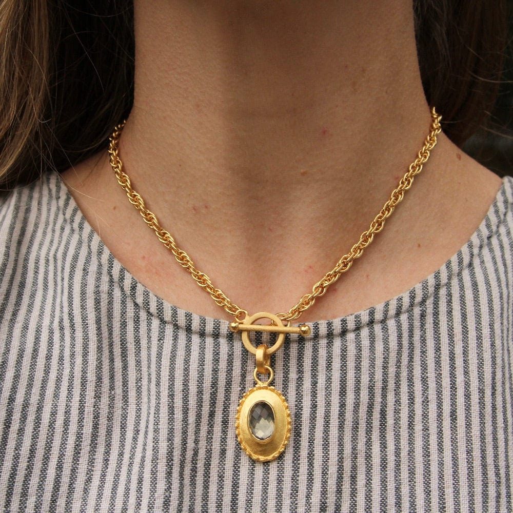 NKL-GPL Oval Pendant with Pyrite on Front Toggle Chain Necklace