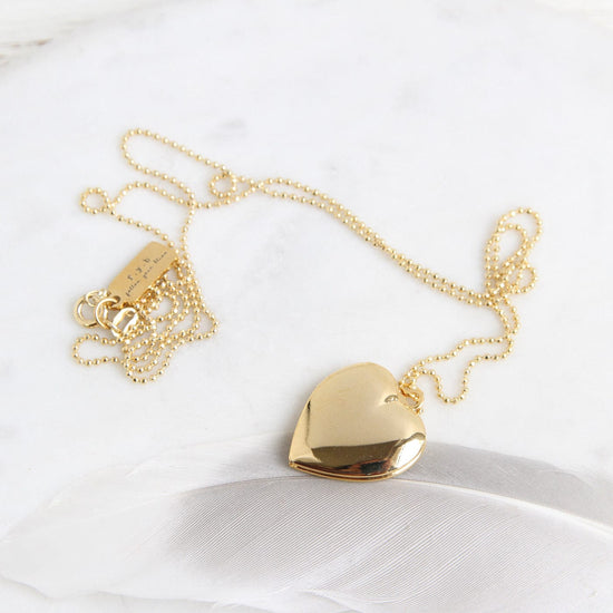 Vintage heart locket necklace – SHOPBELLASOL