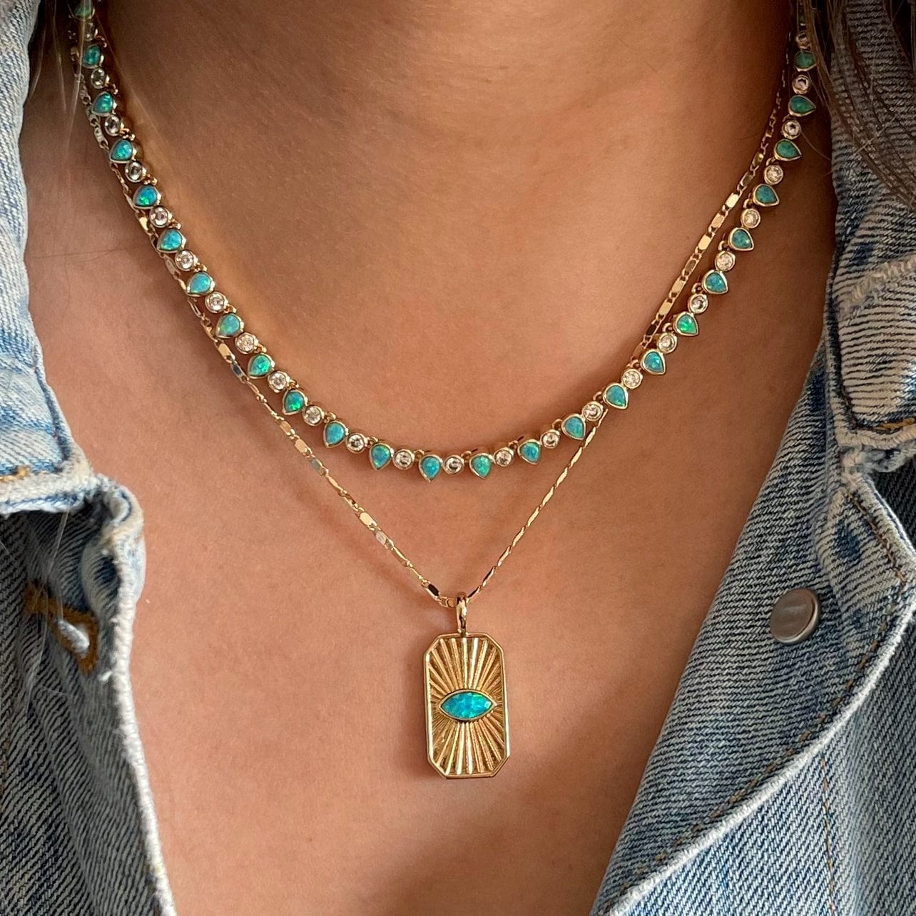 NKL-GPL White Opal  Radiant Coin Pendant Necklace