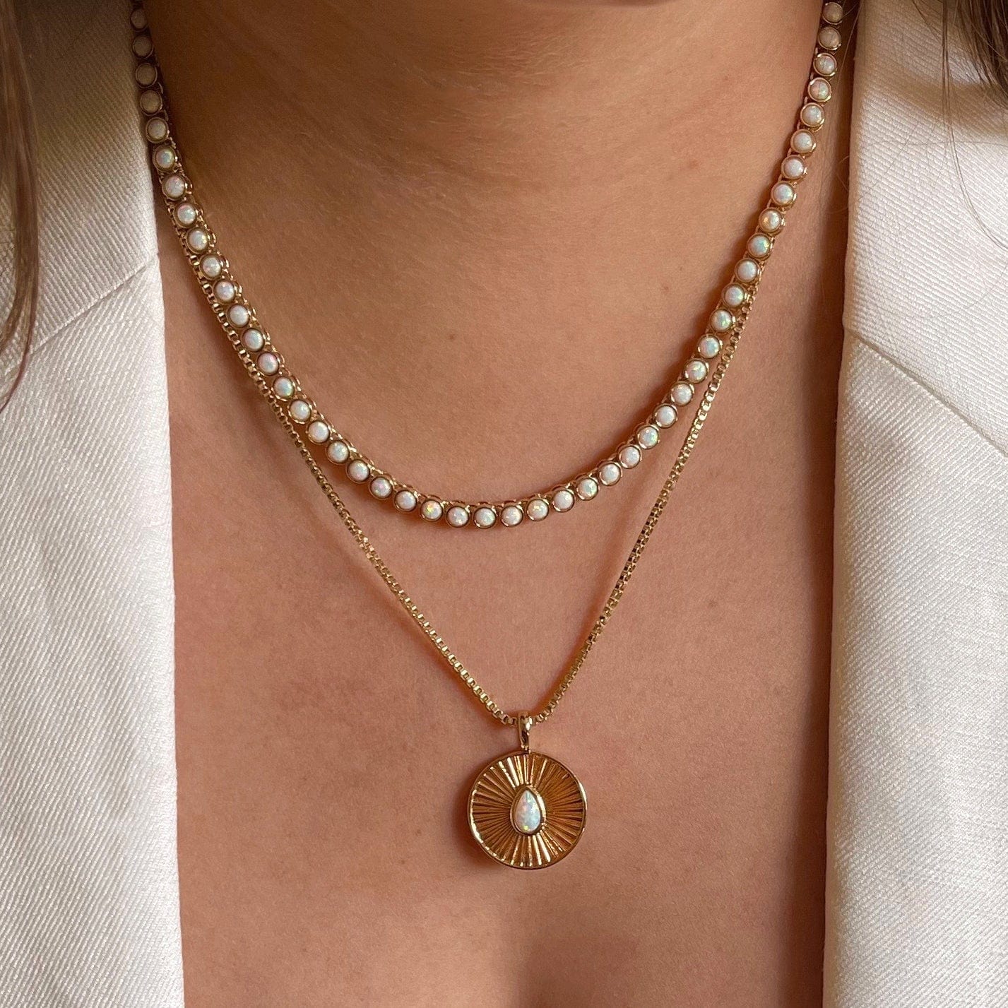 NKL-GPL White Opal Radiant Coin Pendant Necklace