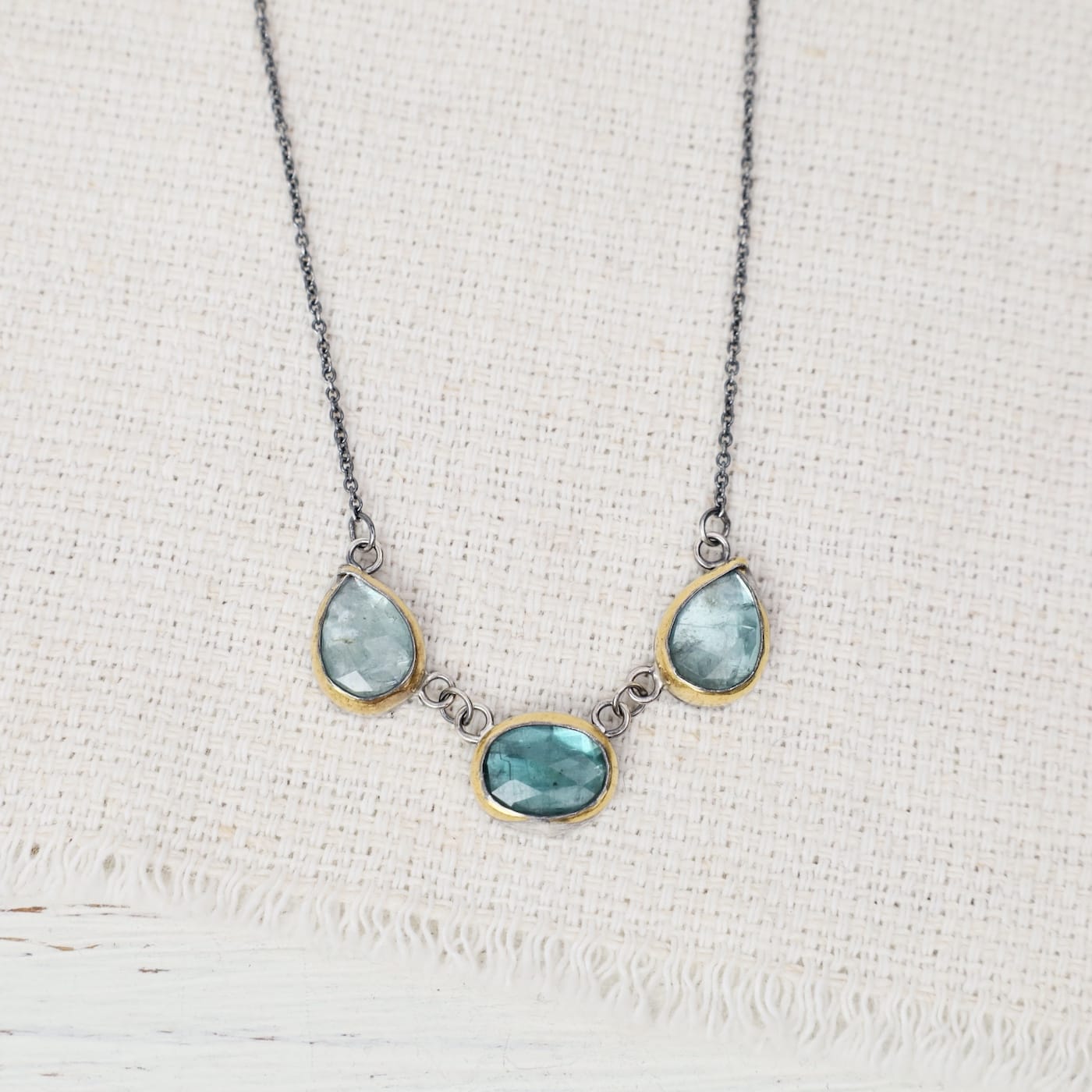 NKL Green Kyanite 3 Stone Teardrop & Oval Crescent Rim Necklace