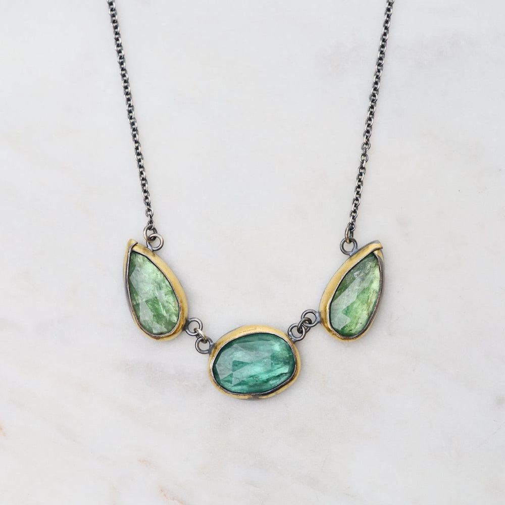 
                      
                        NKL Green Kyanite 3 Stone Teardrop & Oval Crescent Rim Necklace
                      
                    