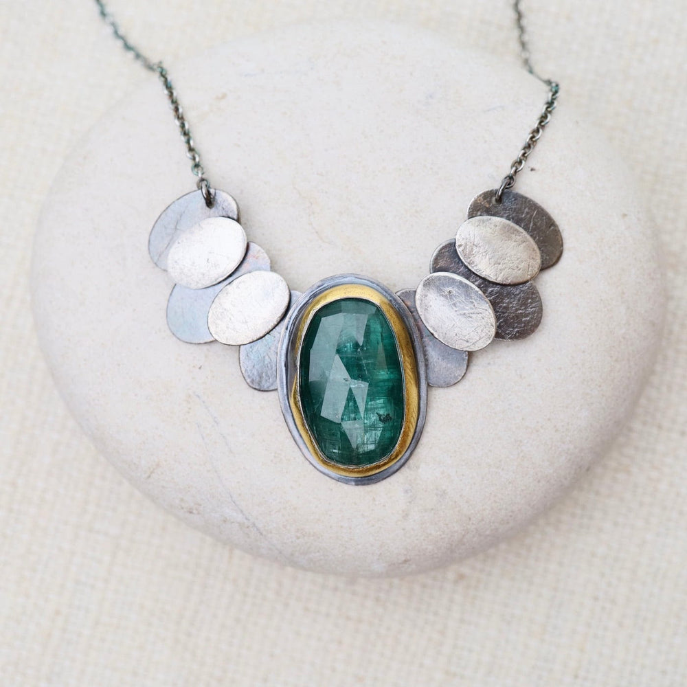 
                      
                        NKL Green Kyanite Oval Pivot Necklace
                      
                    