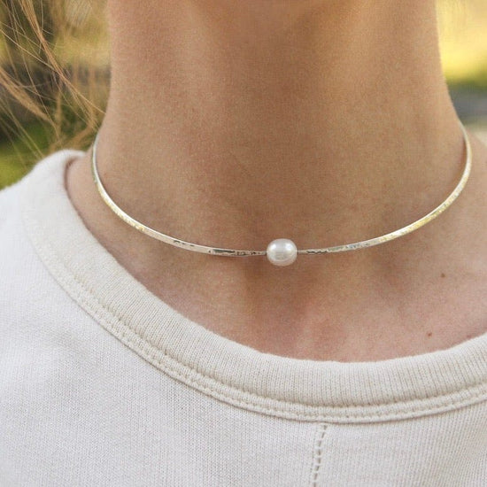 NKL Hammered Collar With Freshwater Pearl Choker