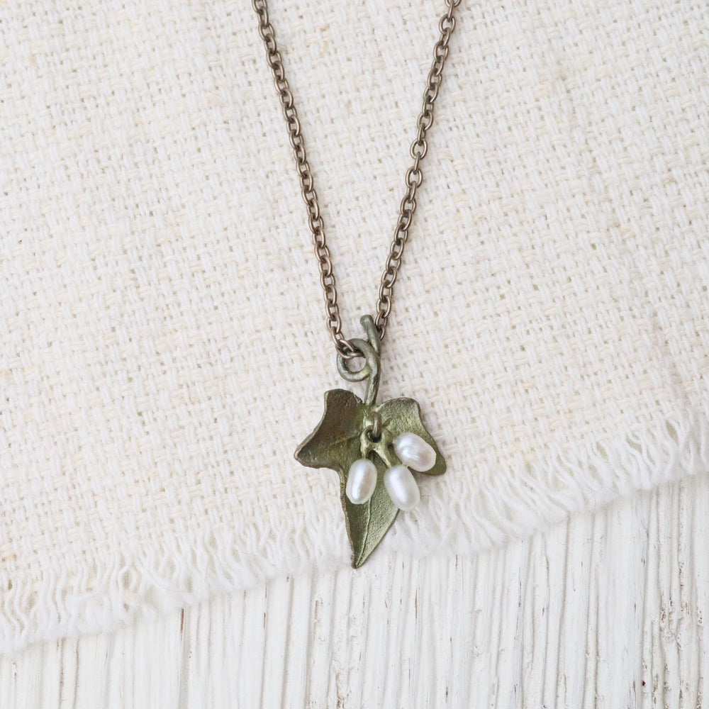 
                      
                        NKL Ivy Dainty Necklace
                      
                    