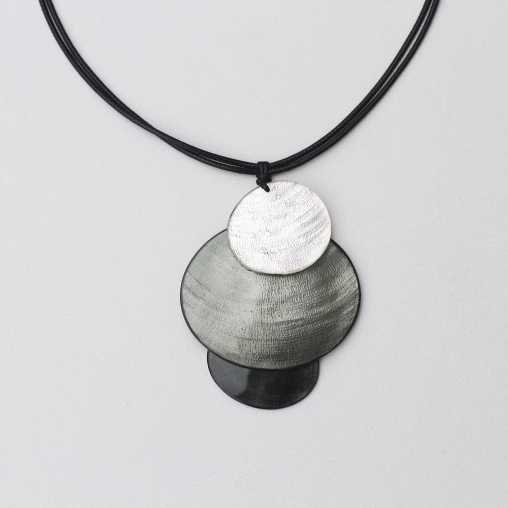 
                  
                    NKL-JM 3 PIECE GREY COMBO PENDANT
                  
                