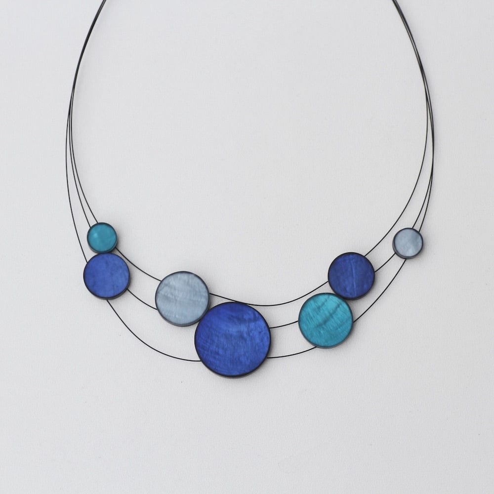 NKL-JM 3 STRAND BLUE MIX RESIN NECKLACE