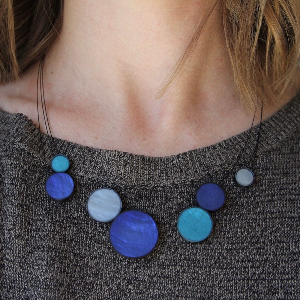 
                  
                    NKL-JM 3 STRAND BLUE MIX RESIN NECKLACE
                  
                