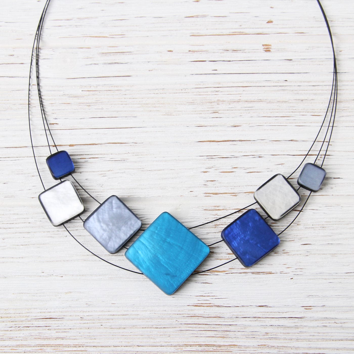 NKL-JM 3 Strand Blue Mix Square Resin Necklace