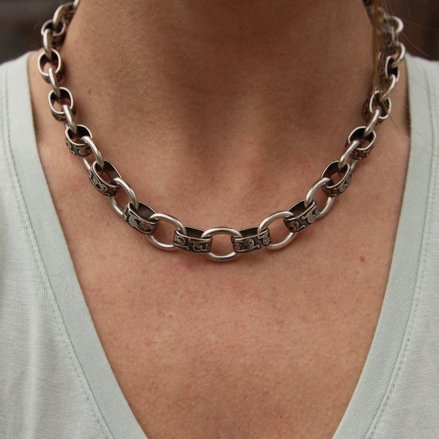 NKL-JM Alternating Patterned & Plain Link Heavy Chain Necklace