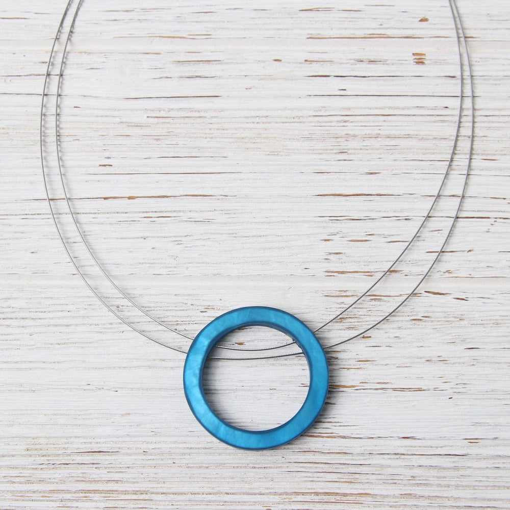 NKL-JM Aquarius Resin Circle Pendant