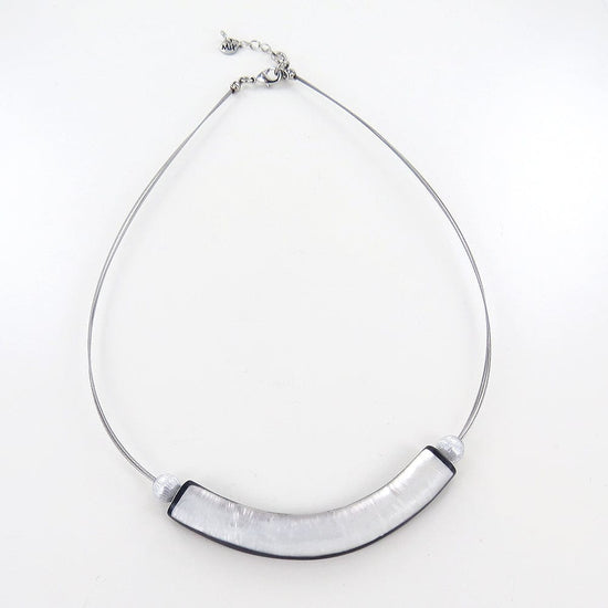 NKL-JM BLACK AND WHITE PAUA SHELL AND RESIN CURVED NECKLA
