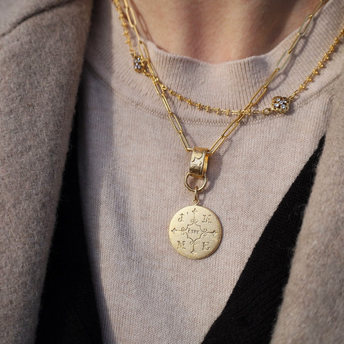 NKL-JM French Disc Pendant Necklace