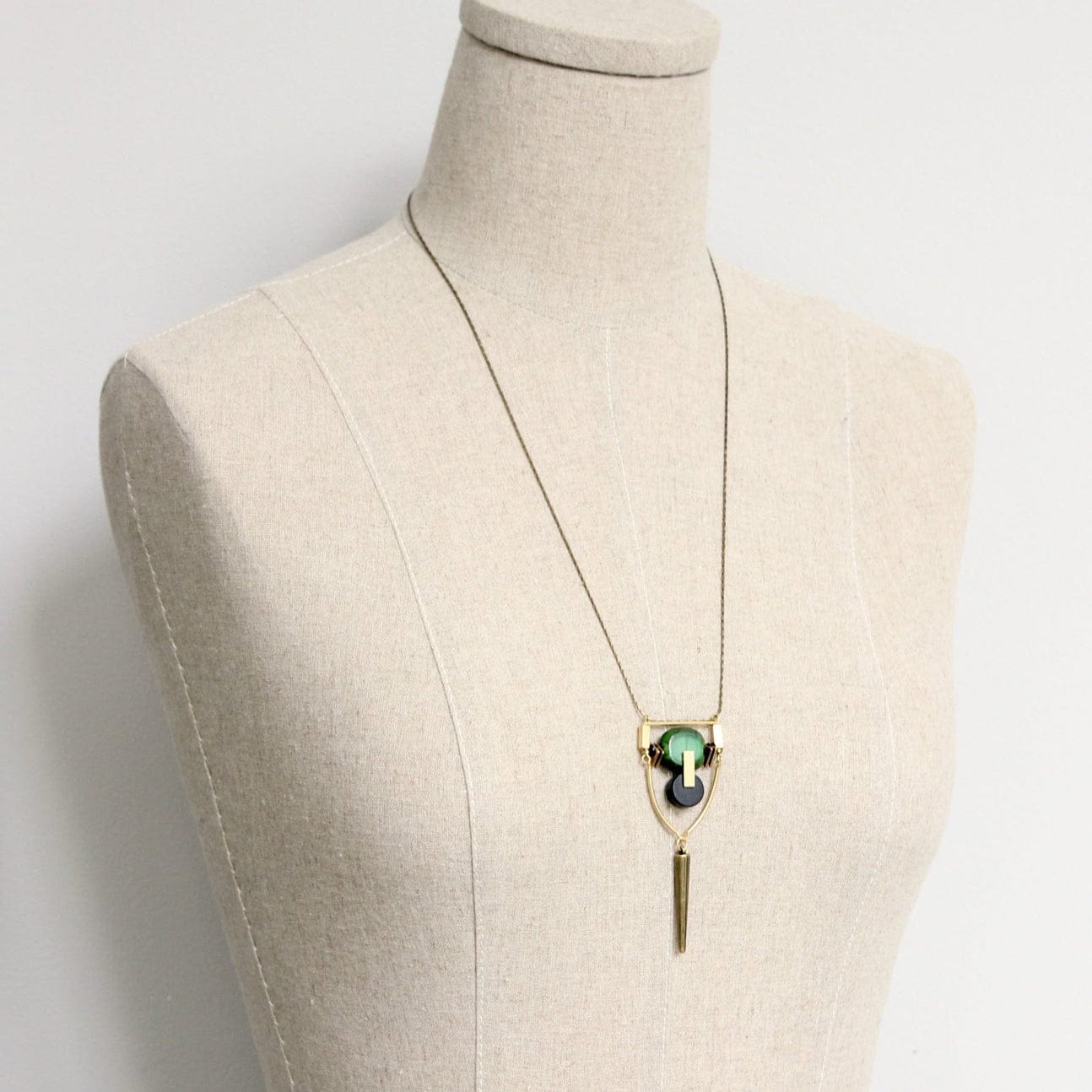 NKL-JM Geometric Glass and Agate Pendant Necklace