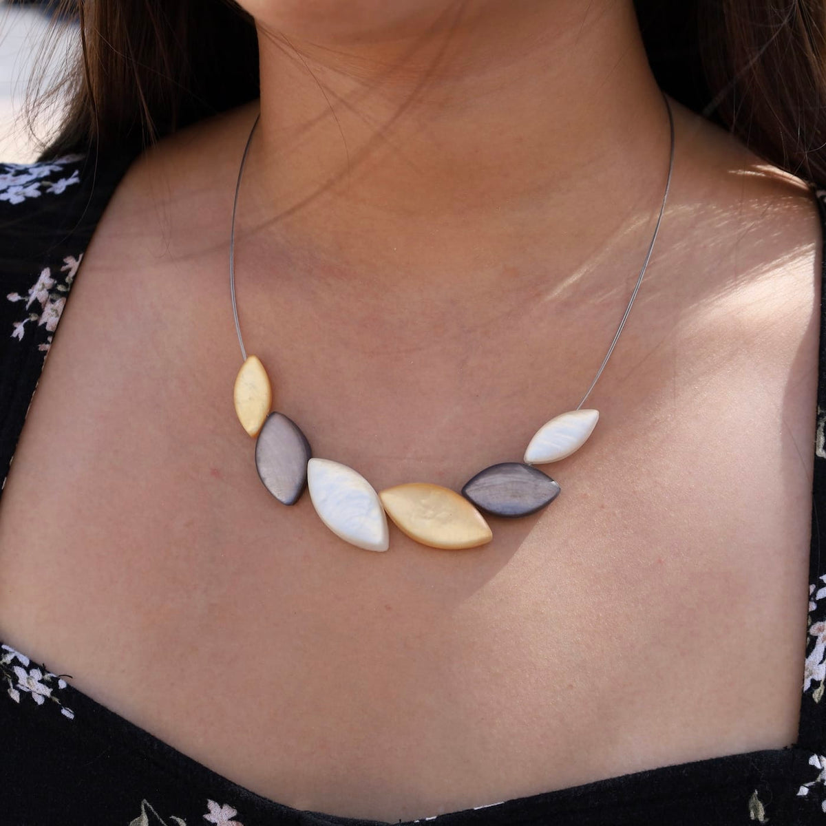 NKL-JM Gold Mix Coastal Leaf Necklace