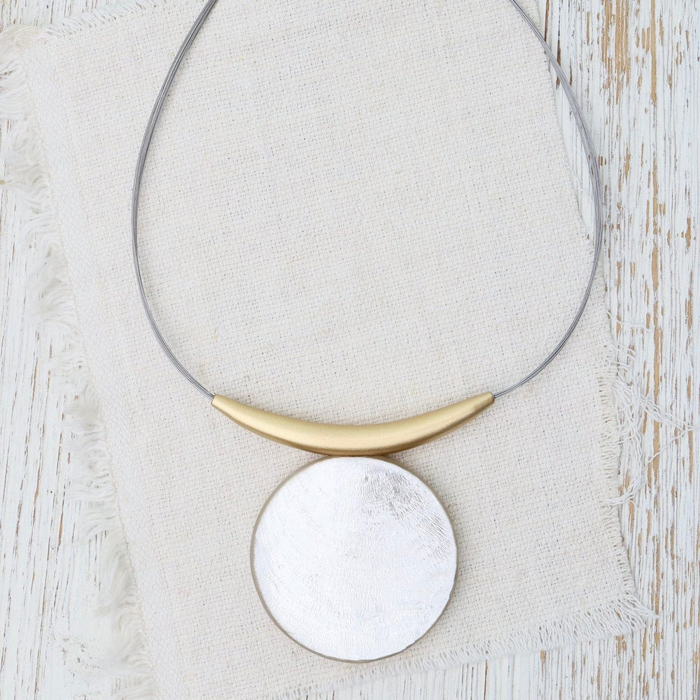 NKL-JM Gold Tube White Resin Necklace