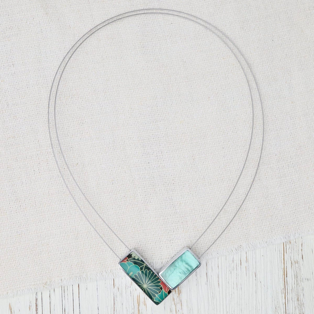 
                  
                    NKL-JM Green Kimono Magnetic V Pendant
                  
                