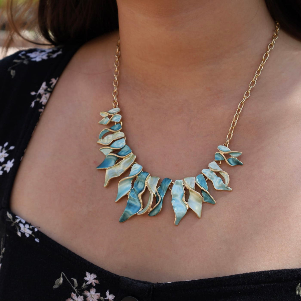 NKL-JM Green Ribbon Dance Necklace