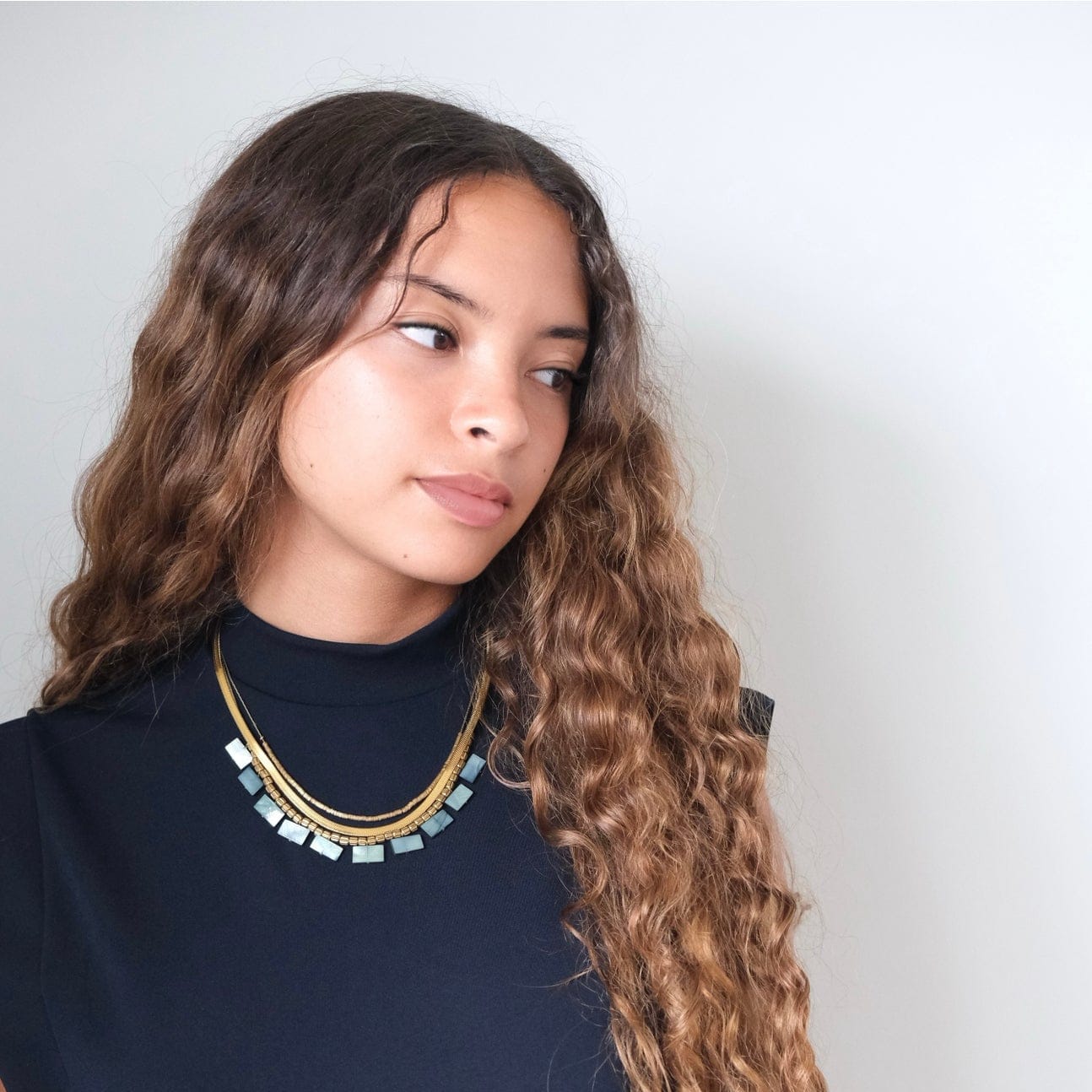 NKL-JM Green Shell and Snake Chain Triple Strand Necklace