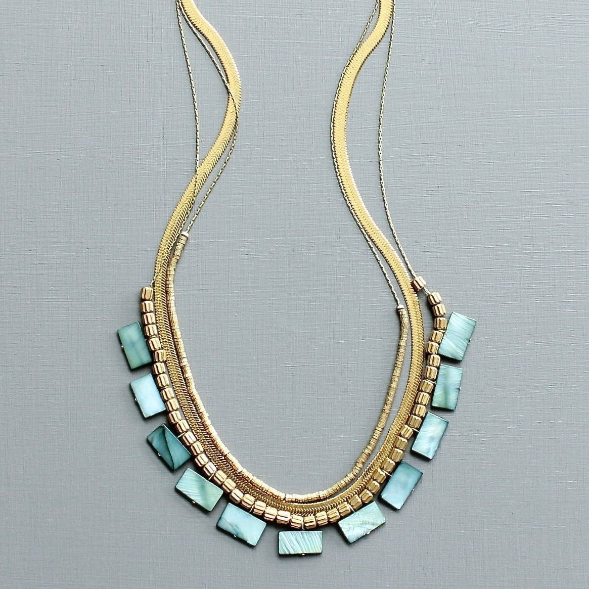 NKL-JM Green Shell and Snake Chain Triple Strand Necklace