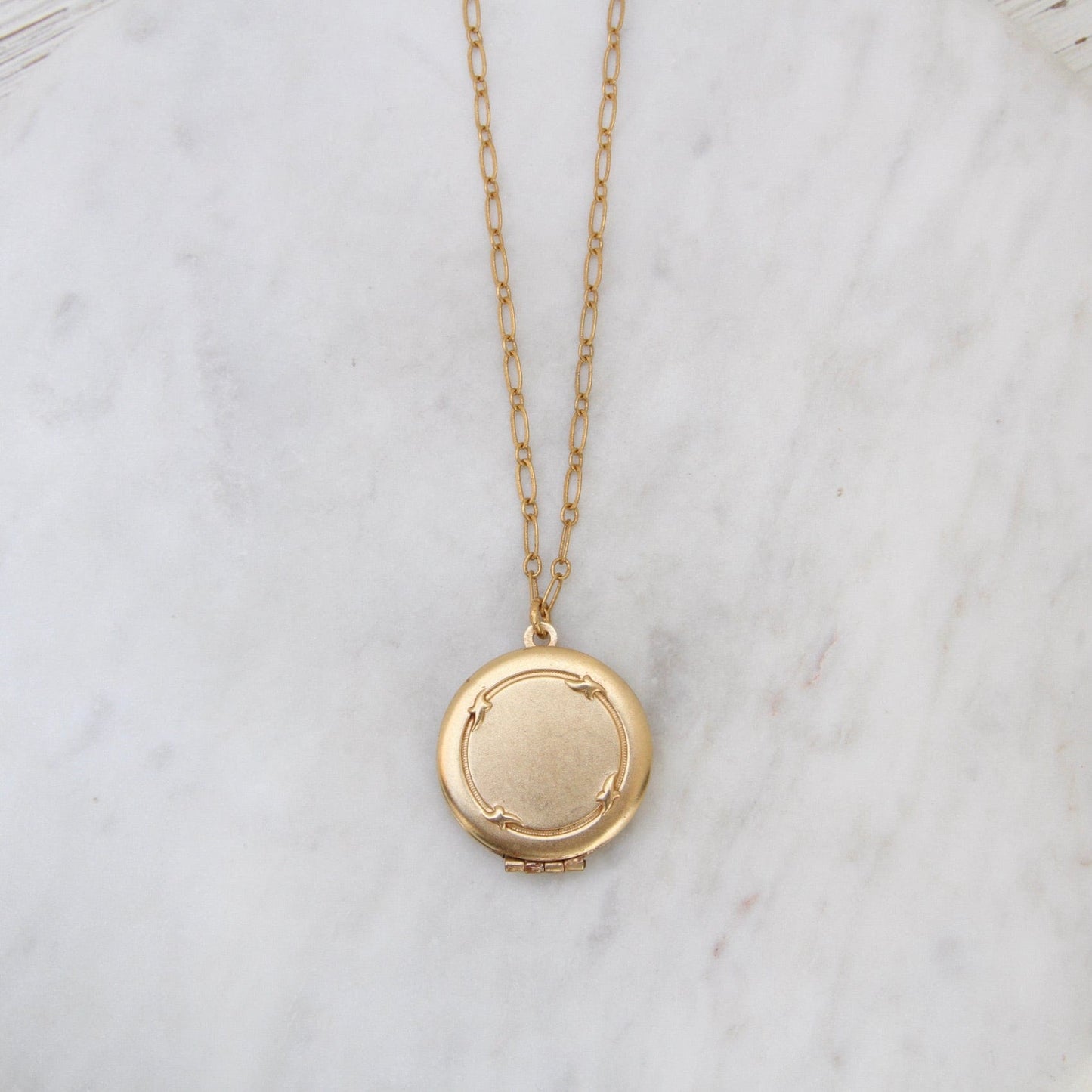 NKL-JM Large Plain Locket on Oval Link Chain - Gold Plate