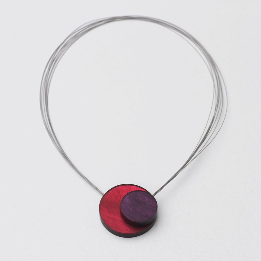 NKL-JM MAGENTA  AND PURPLE LARGE MAGNETIC LOCK CIRCLES NECKLACE