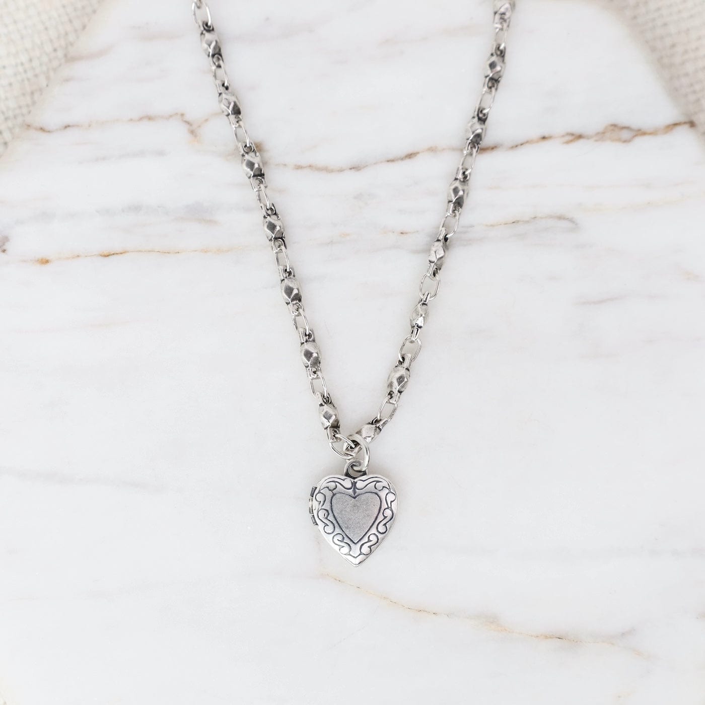 NKL-JM Old Silver Small Heart Locket On Bead Link Chain
