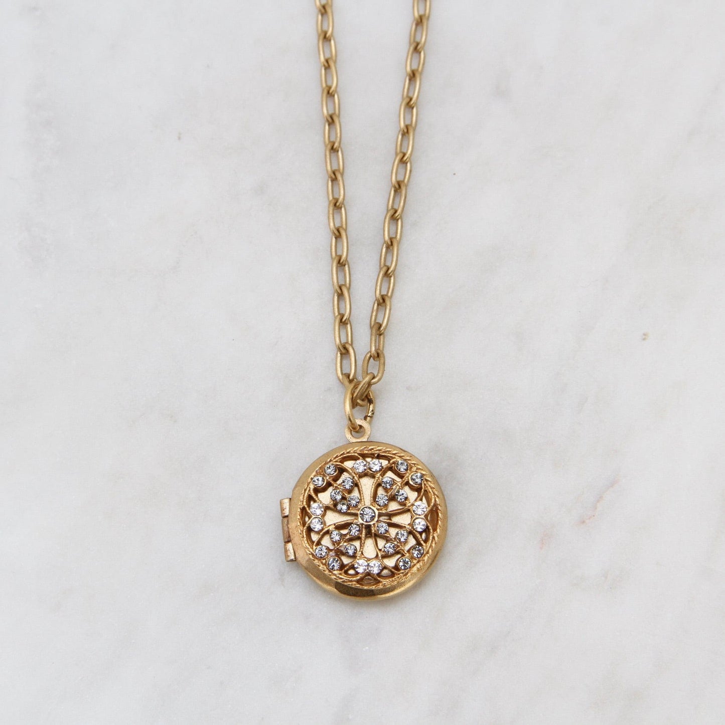 NKL-JM Oval Link Chain Necklace with Crystal Filigree Locket