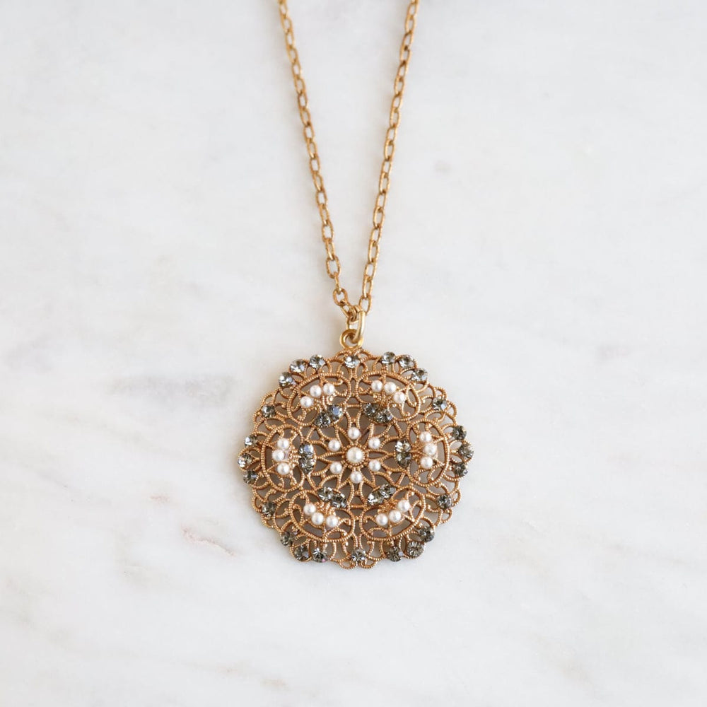 
                      
                        NKL-JM Pearl and Crystal Gold Filigree Pendant Necklace
                      
                    