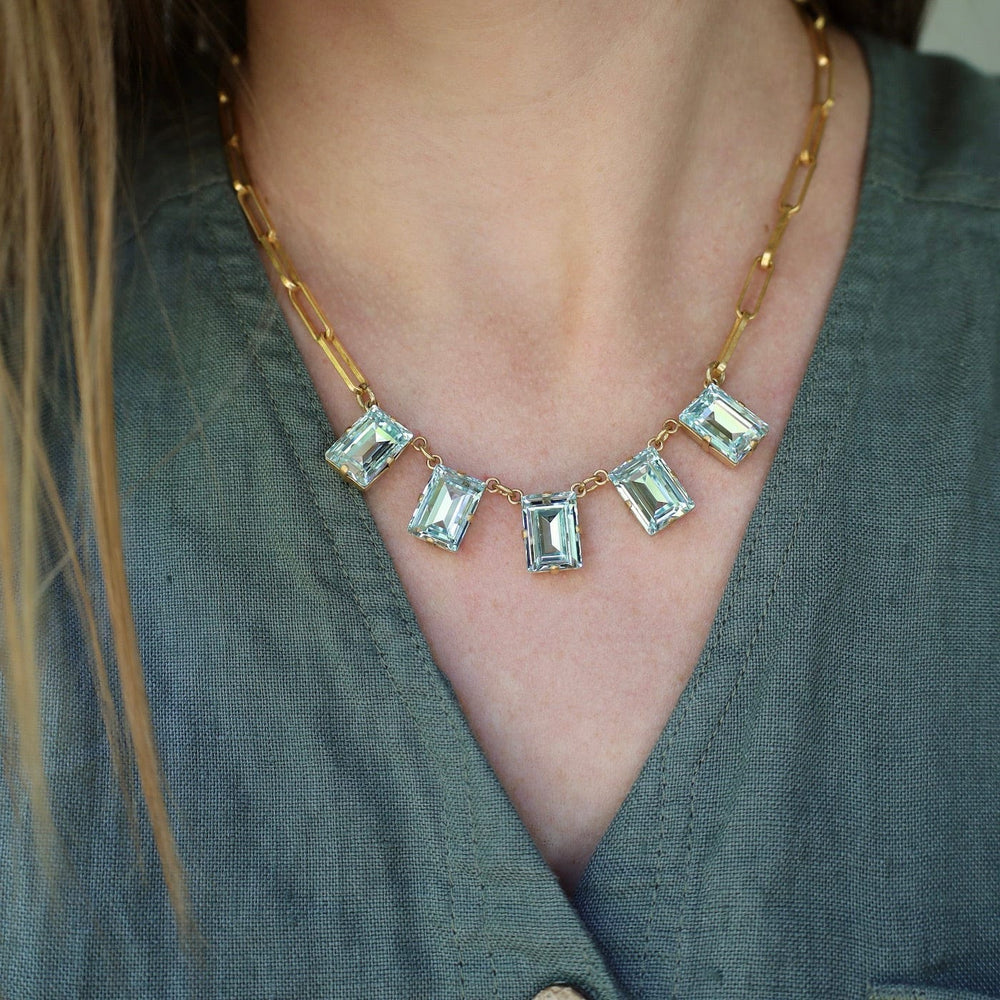 
                      
                        NKL-JM Rectangular lce Crystal Bib Necklace
                      
                    