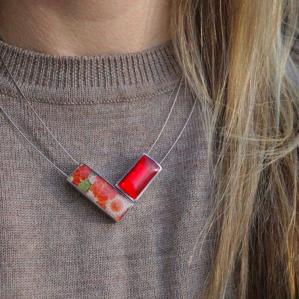 NKL-JM Red Kimono Magnetic V Pendant