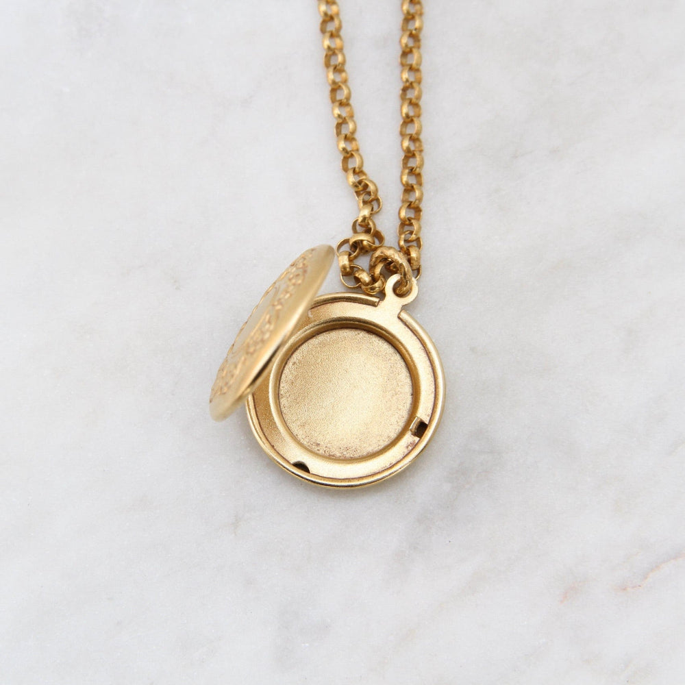 
                  
                    NKL-JM Round Flower Wreath Locket Necklace - Gold Plate
                  
                