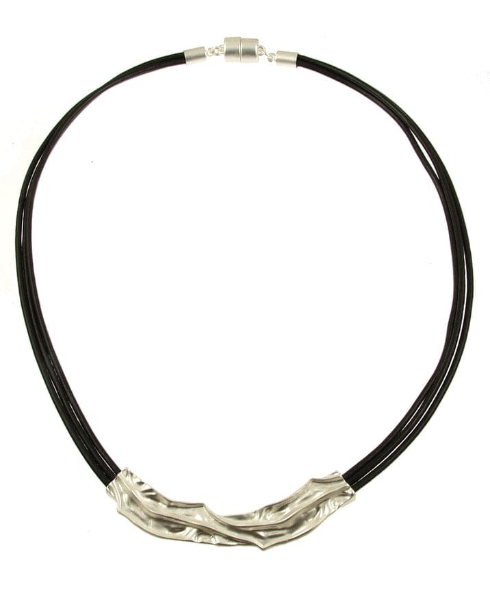 
                      
                        NKL-JM Silver Crinkle Bar Black Necklace
                      
                    