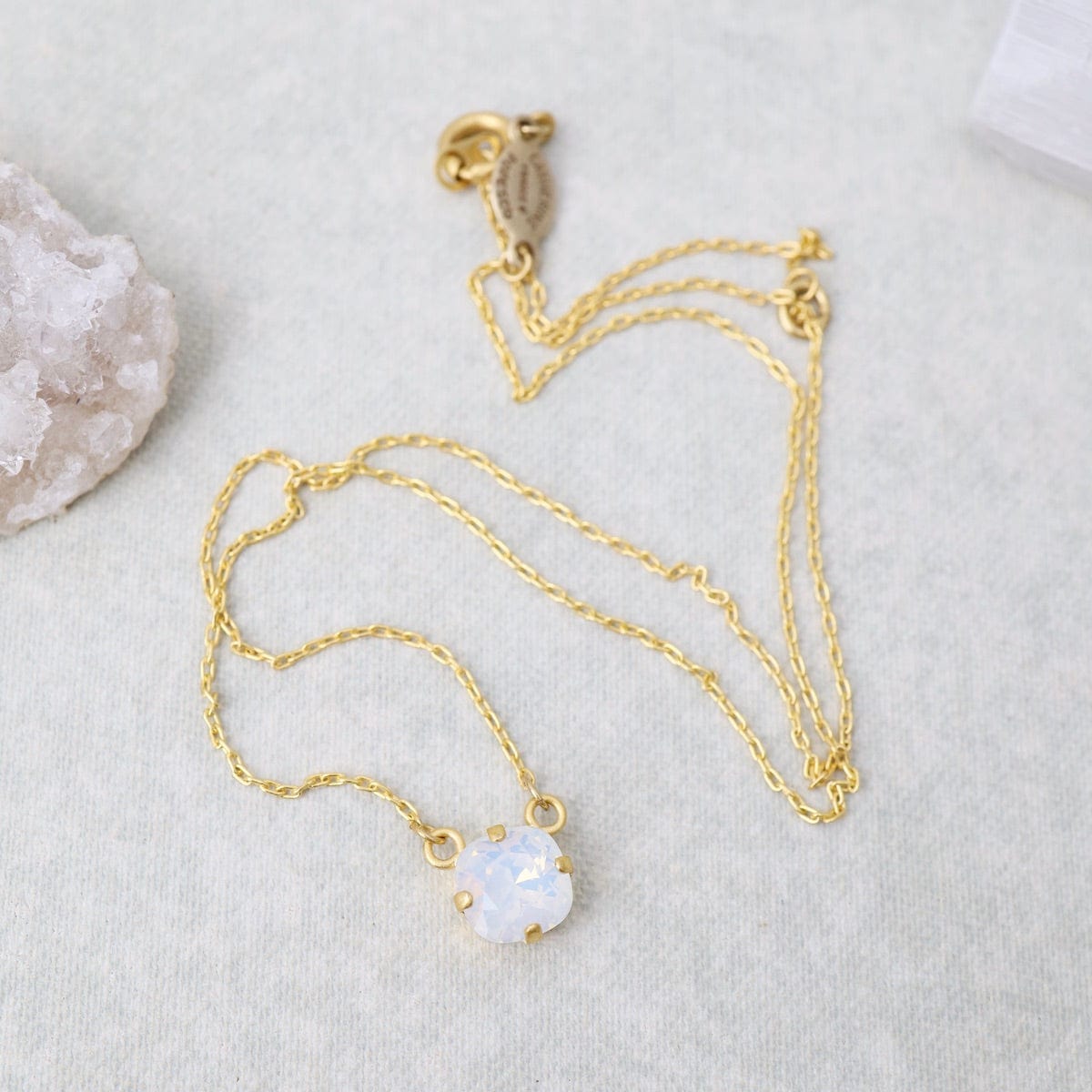 NKL-JM Single Swaovski Crystal Necklace White Opal - Gold