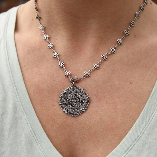 NKL-JM Swarovski Dusted Filagree Madallion on Clover Chain