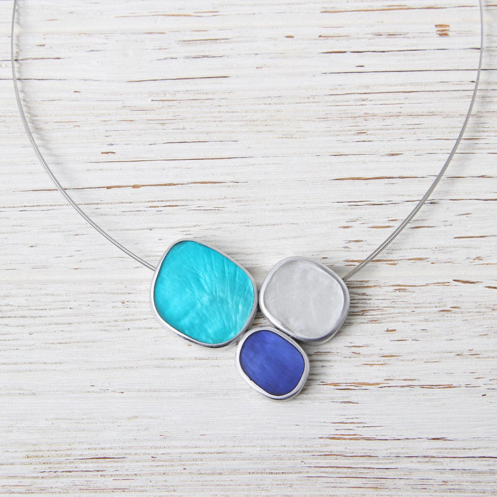 
                  
                    NKL-JM Turquoise Piece Kidney Resin Necklace
                  
                