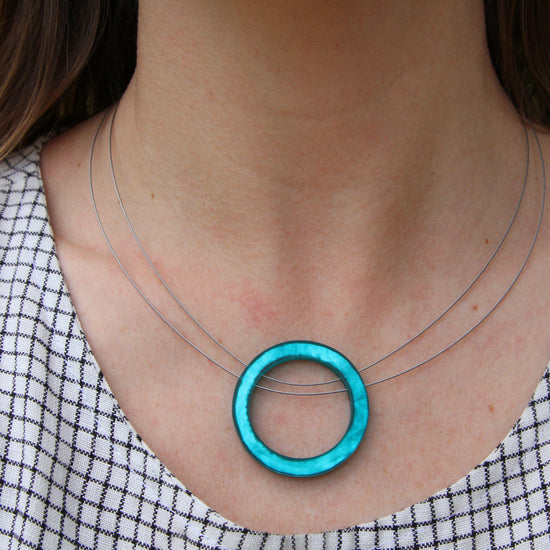 Load image into Gallery viewer, NKL-JM Turquoise Resin Circle Pendant
