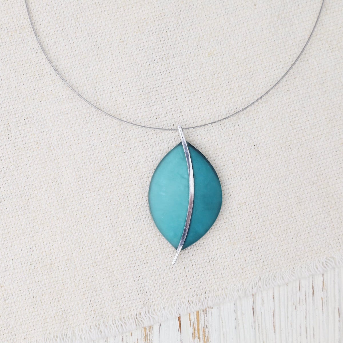 NKL-JM Two Tone Teal Leaf Pendant