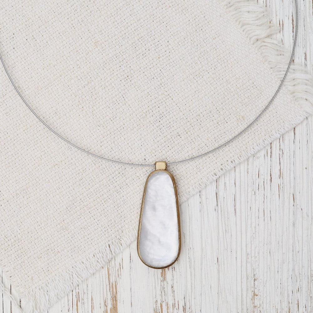 
                  
                    NKL-JM White Oval Pendant Necklace
                  
                